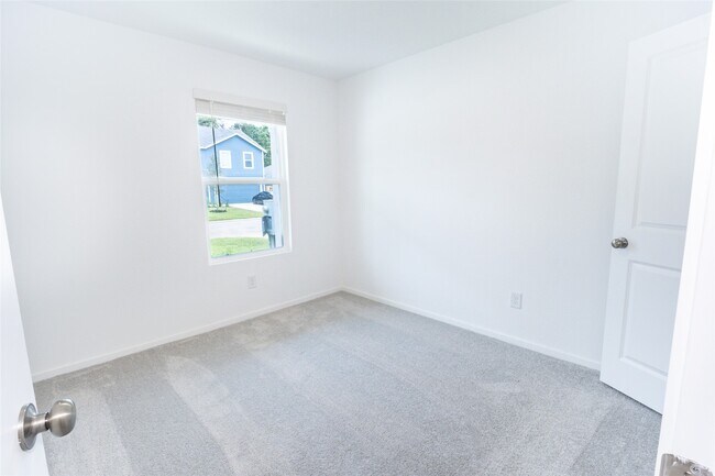 Building Photo - 15724 Plum Brk Dr
