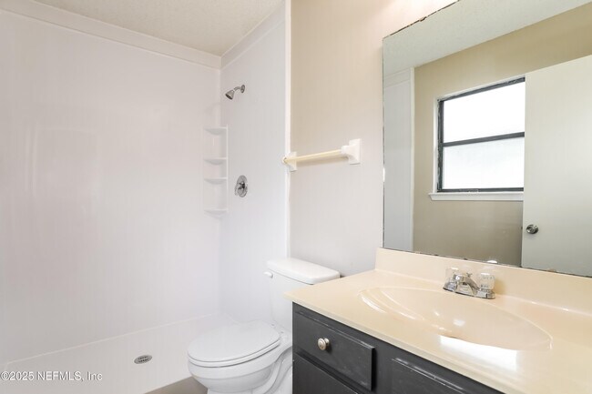 Building Photo - 2626 Malibu Cir