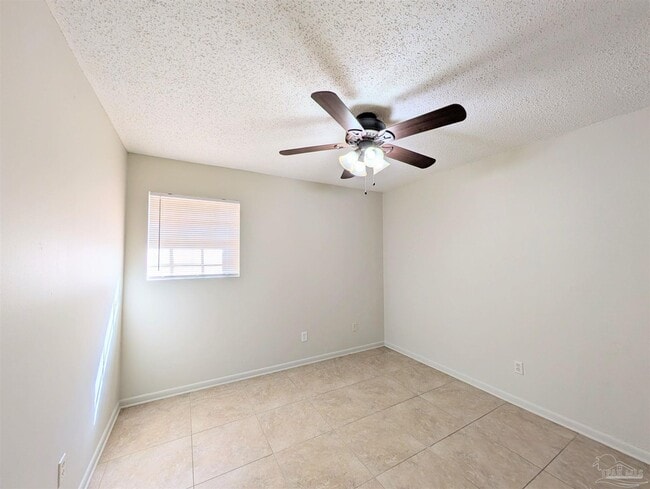 Building Photo - 23 Redwood Cir