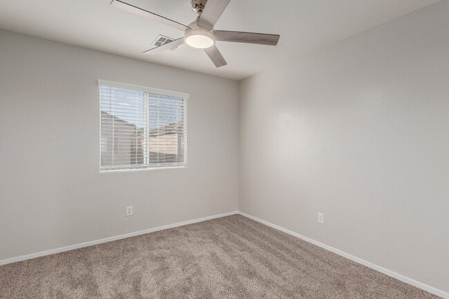 Building Photo - 3012 S 101st Dr