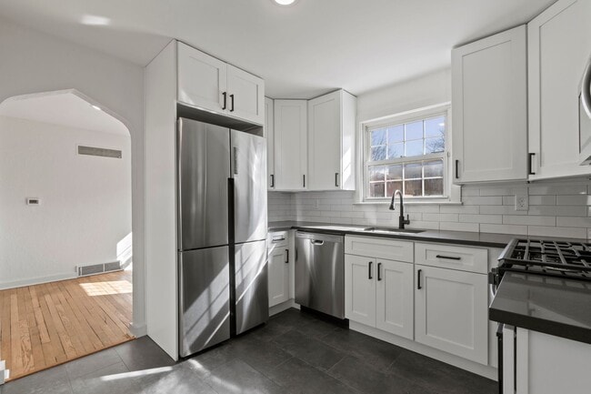 Building Photo - READY for Move-In! Fully RENOVATED 3 bedroom in WEST MIFFLIN! COME CHECK IT OUT!