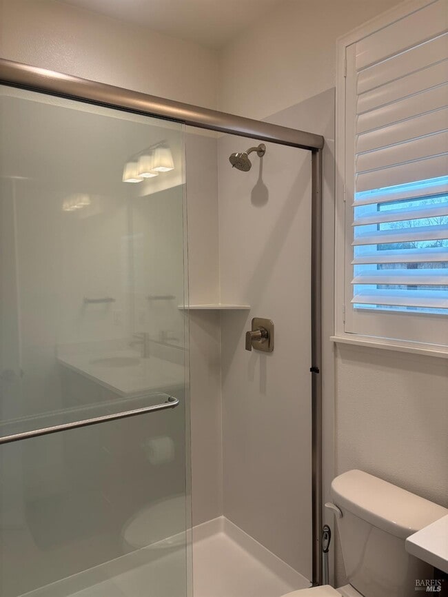 Building Photo - 1468 Oak Cir