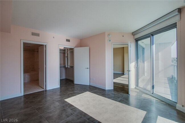 Building Photo - 222 E Karen Ave