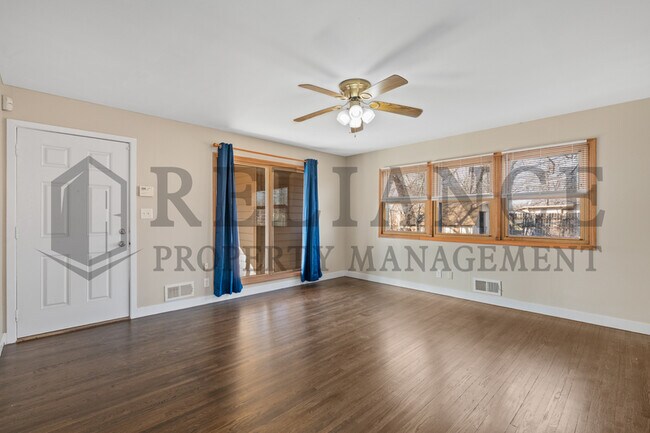 Building Photo - 2803 S Glenn Ave