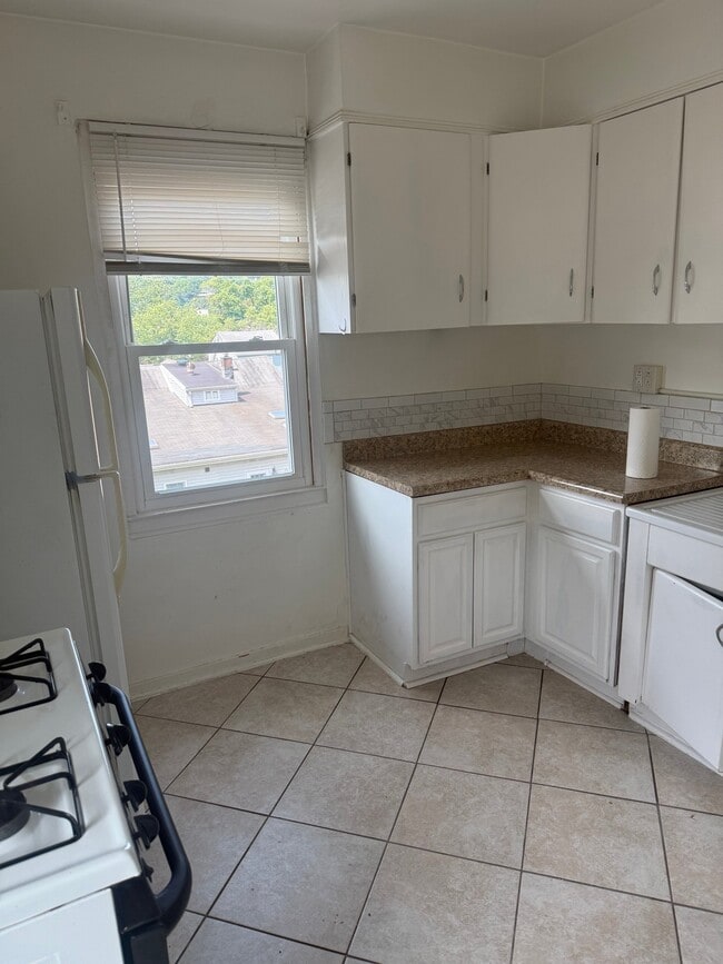 Building Photo - 127 Belknap Ave