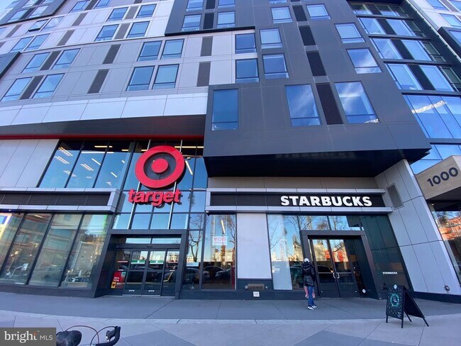 Building Photo - 1100 S Broad St