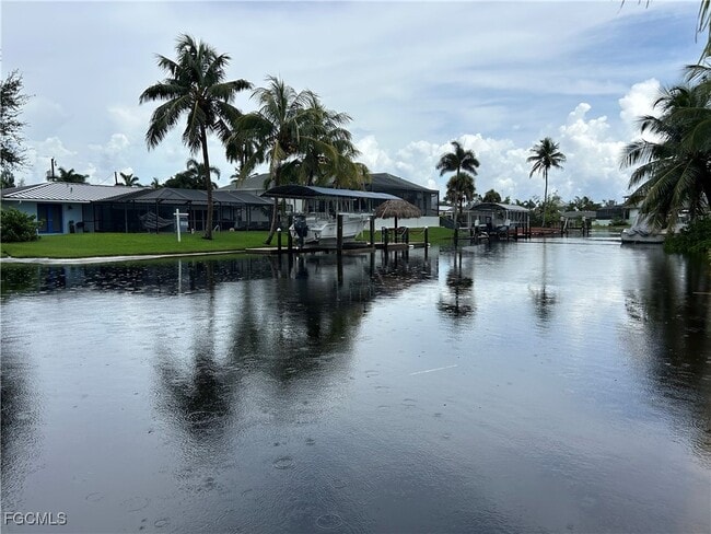 Building Photo - 6128 Cocos Dr