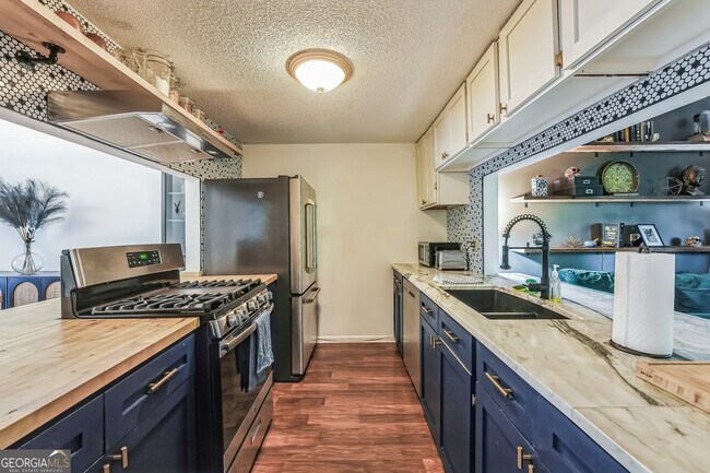 Building Photo - 502 Ivy Green Ln SE