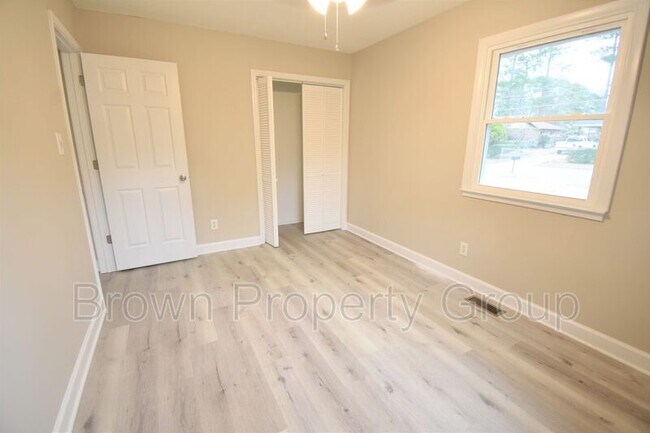 Building Photo - 259 Channing Dr