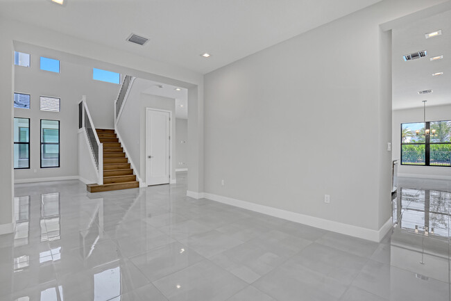 Building Photo - 13025 Feathering Wy