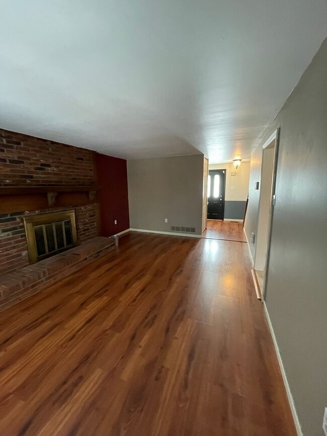 Building Photo - 120 Scottsdale Dr