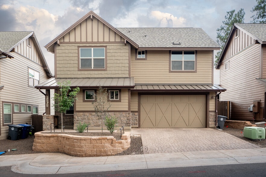 Primary Photo - 2575 W Pollo Cir