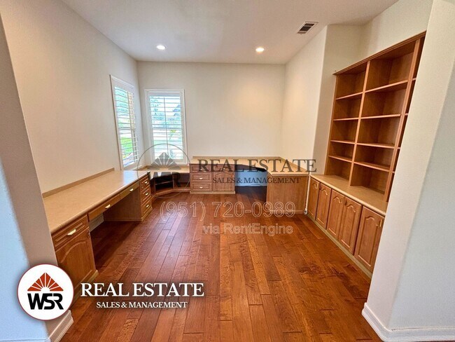 Building Photo - 18691 Oak Park Dr