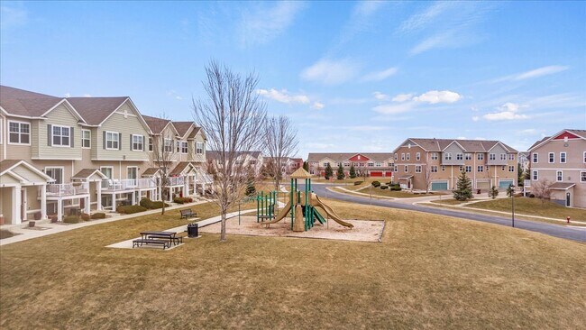 Building Photo - 1960 Commonwealth Blvd