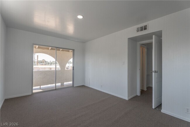 Building Photo - 2298 Golden Arrow Dr