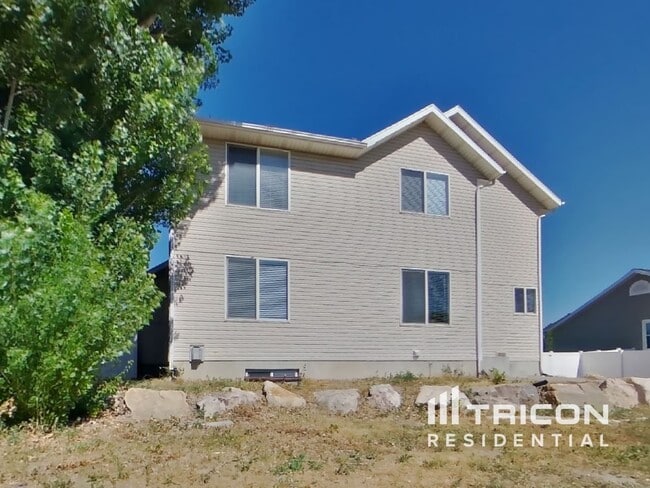 Building Photo - 2456 S 1475 W