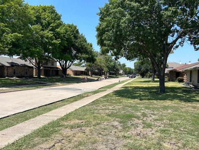 Building Photo - 3702 Bond St