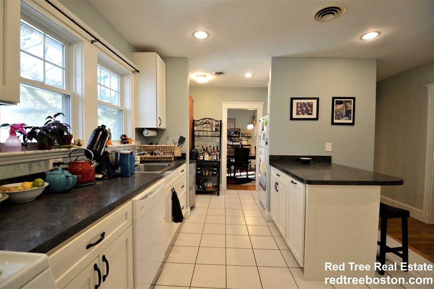 Building Photo - 87 Athelstane Rd