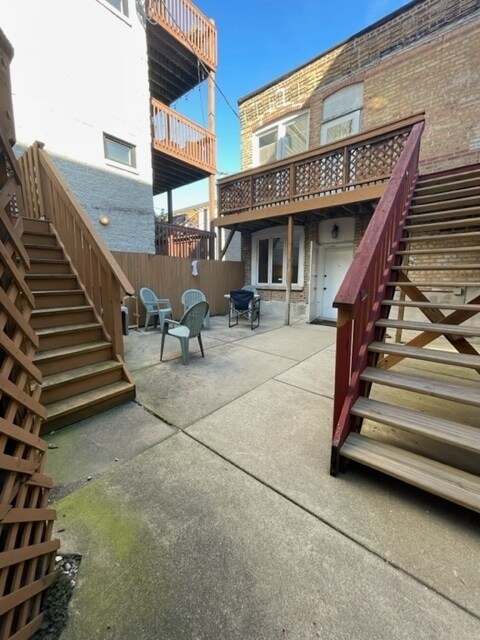 Building Photo - 1224 W Melrose St