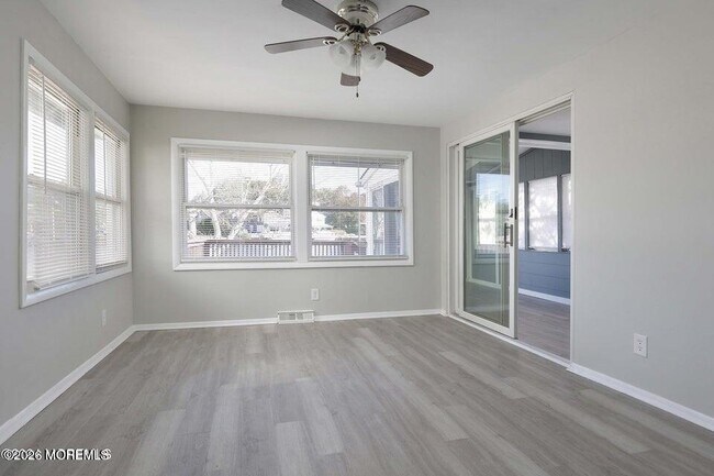 Building Photo - 1423 Holmes Ave