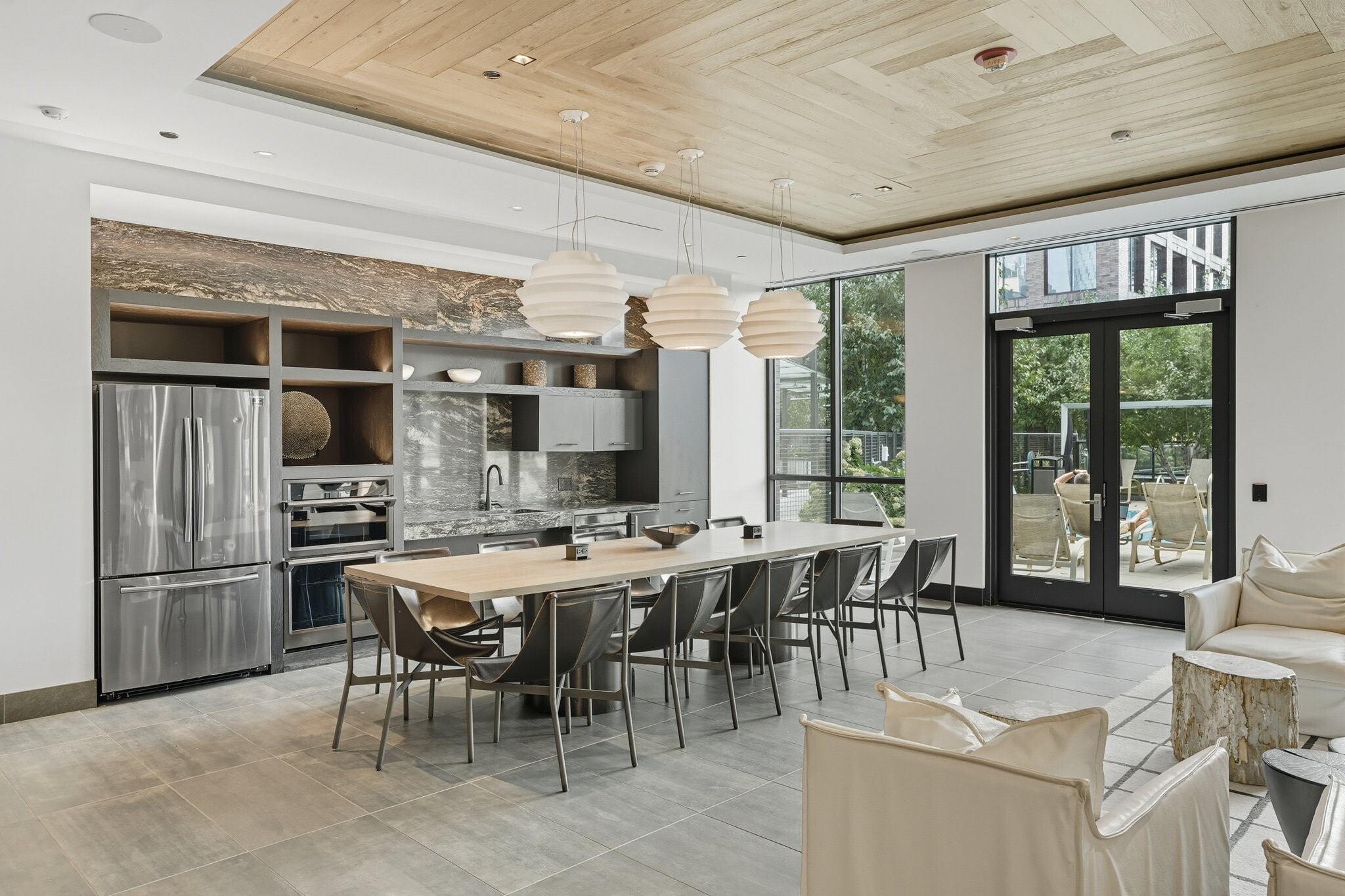 Building Photo - 932 W Washington Blvd