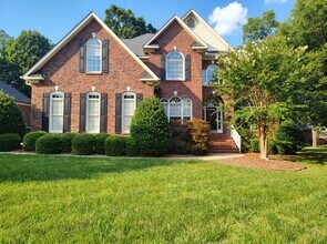 Building Photo - Georgeous home located in the  Shannamara Golf Club Community in Matthews!