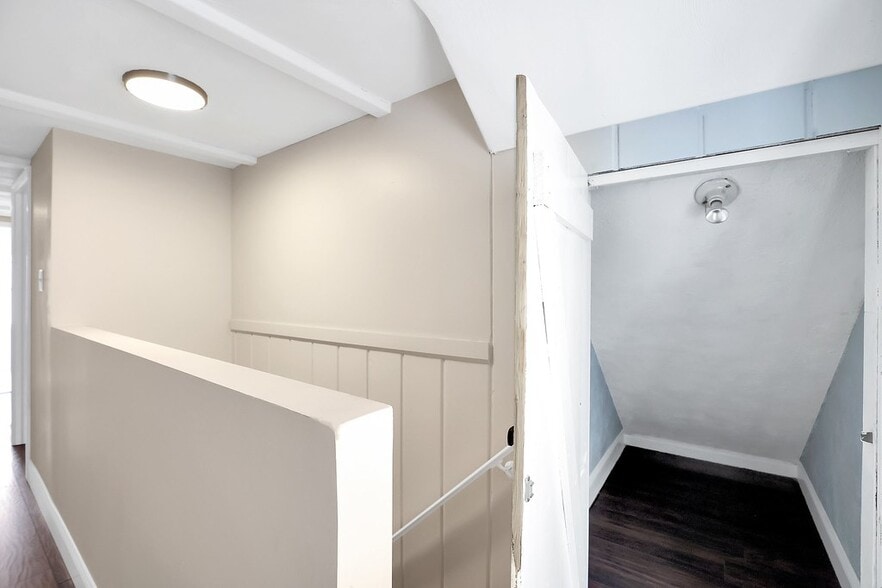 Building Photo - 608 N Abingdon St