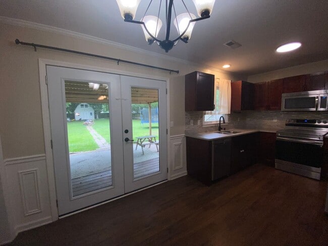 Building Photo - 461 NC-172