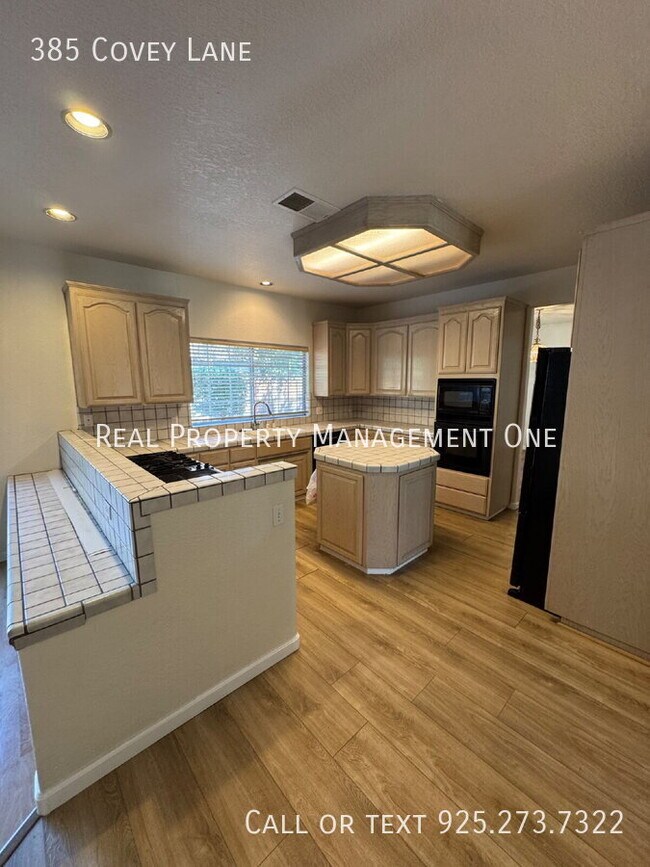 Building Photo - 385 Covey Ln