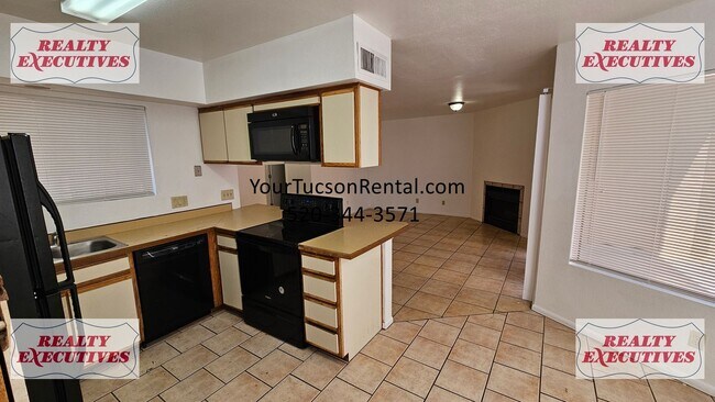 Building Photo - Downstairs - 3 Bedrooms and 2 baths with all appliances in Midvale Park