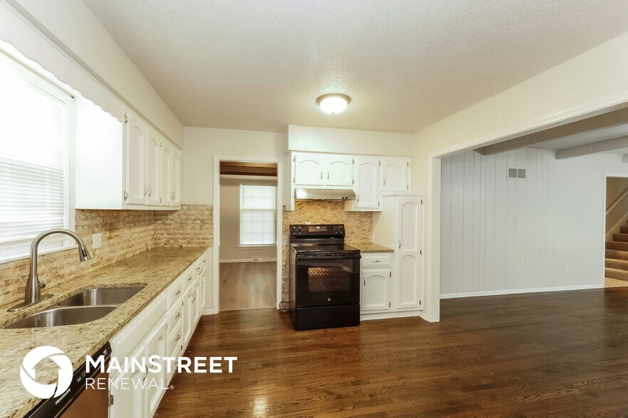 Building Photo - 1605 SW 22nd St