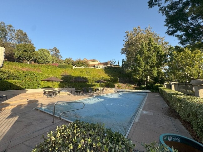 Building Photo - Beautiful 3 Bed 2.5 Bath In Vista