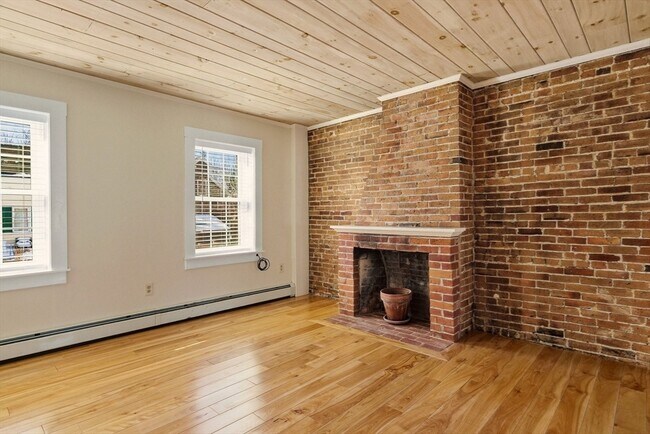 Building Photo - 25 Munroe St