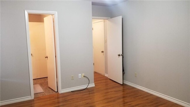 Building Photo - 1011 Markham Ln