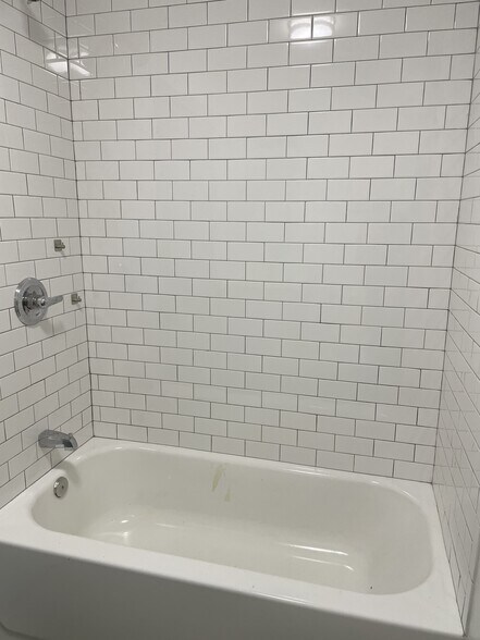 Hot tub - 7953 S Essex Ave