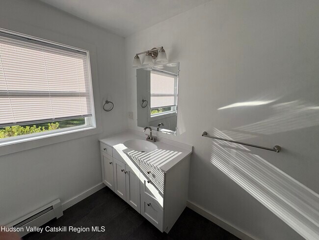 Building Photo - 551 NY-217