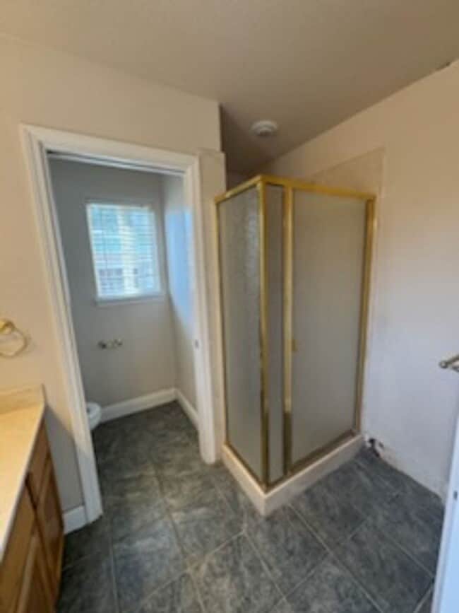 Building Photo - MOVE IN SPECIAL OF $500 OFF FIRST MONTHS RENT!