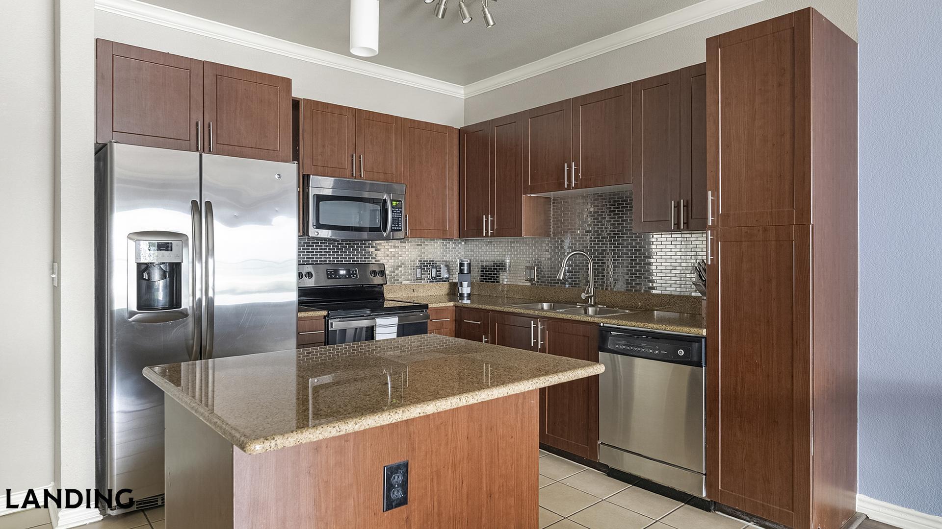 Building Photo - 15777 Quorum Dr