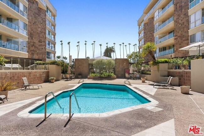 Building Photo - 515 Ocean Ave