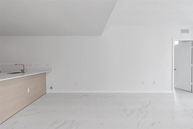 Building Photo - 1300 S Miami Ave