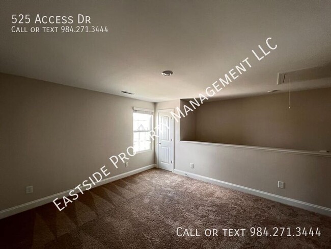 Building Photo - 525 Access Dr