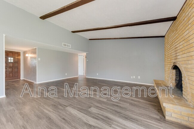 Building Photo - 3108 Oak Hill Rd
