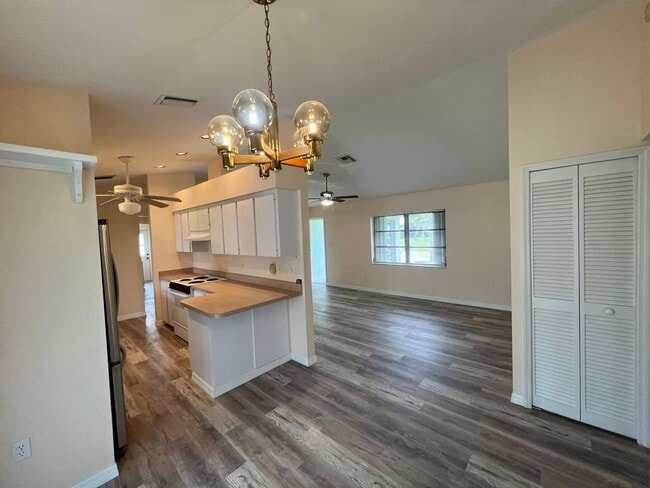 Building Photo - 18090 Avonsdale Cir