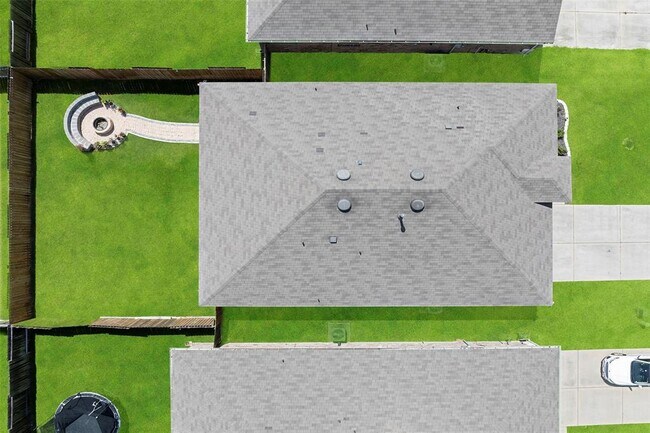 Building Photo - 20363 Green Mountain Dr