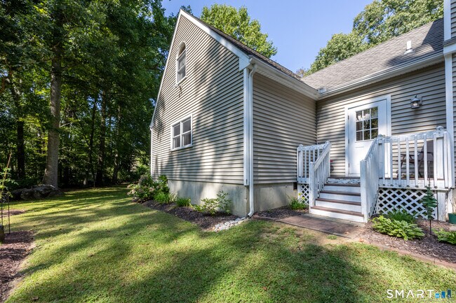 Building Photo - 7 Stephens Ct