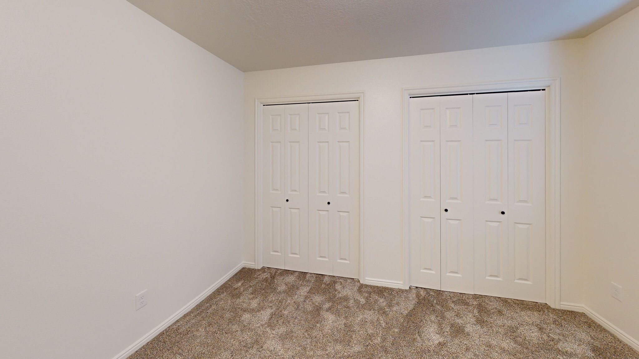 Master Closet - 1075 W 1360 S
