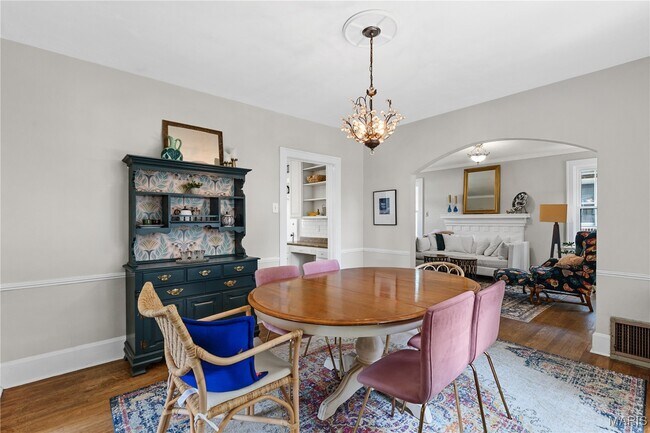 Building Photo - 7525 Suffolk Ave