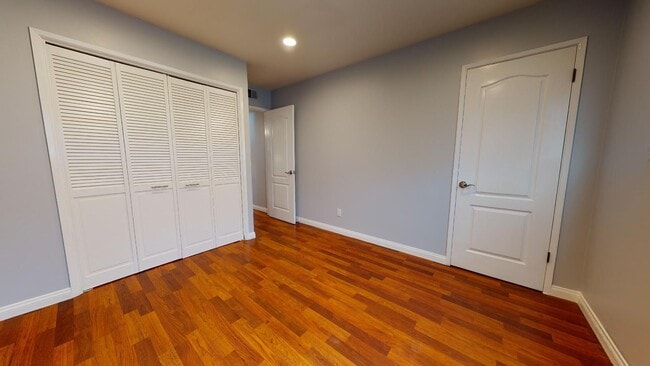 Building Photo - Beautiful 4 bedroom 3 bath House in Manhattan Beach