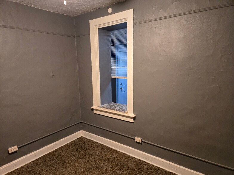 Building Photo - 10508 S Maryland Ave