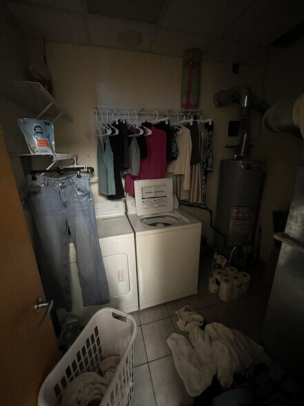 Building Photo - 1162 W Grand Ave